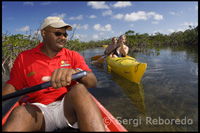 Explorant el Parc Nacional d'Lucaya en Kayak - Grand Bahama. Bahames