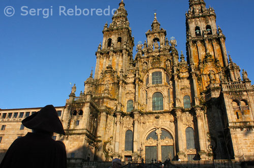 Pelegrí a la Catedral de Santiago. Praza do Obradoiro. Santiago de Compostel la.