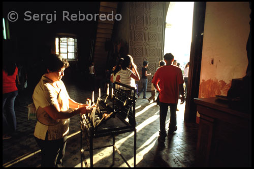 Durant el taller Vigan ( "Patrimoni Mundial a Mans Joves del Sud-est d'Àsia Segon Sub-Regional Workshop: Presentació de les Arts per a l'ensenyament en l'ambient històric"), cada país va crear una delegació de l'activitat docent. Aquestes activitats constitueixen el "patrimoni Vigan educació artística (Cor) fulls d'activitats" de recaptació. Aquestes fulles de l'activitat del cor inclouen suggeriments i exemples per utilitzar l'art per ensenyar sobre l'entorn històric del sud-est asiàtic. Les activitats són una font d'idees creatives que es destinen directament a complementar la UNESCO del Patrimoni Mundial de l'Educació del Kit de recursos. Poden ser reproduïts i utilitzats com una eina de referència per als mestres dels nivells primari i secundari. Cadascuna de les delegacions al Taller de Vigan dissenyat una activitat que es va centrar en un dels llocs del Patrimoni Mundial i els coneixements utilitzats i idees adquirides durant la seva participació en les activitats del taller, mentre que tenint en compte la seva pròpia situació de l'educació i necessitats nacionals.