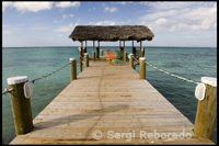 Muelle para atracar barcas. Hotel Compass Point-Nassau. Bahamas