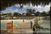 Embarcadero y vistas generales. Hotel Compass Point-Nassau. Bahamas