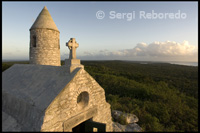 Ermita del Padre Jerome – Monte Alvernia. (63m.) - Cat Island. Bahamas
