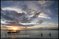 Puesta de sol – Playa Fernández Bay Village - Cat Island. Bahamas