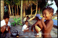 Familia de pescadores. Almuerzo. Bulabog beach. Boracay.