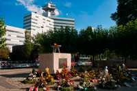 Berlin. Germany. Memorial with an eternal flame and the words Freiheit Recht Friede, German for Freedom Law Peace, Monument to the German. The Theodor-Heuss-Platz (by residents simply called Theo) is a large city square in Berlin. It is located in the locality of Westend in the Charlottenburg-Wilmersdorf district. The following streets lead into Theodor-Heuss-Platz. The square was constructed between 1904 and 1908 and was named Reichskanzlerplatz. At the beginning the square was still without houses.