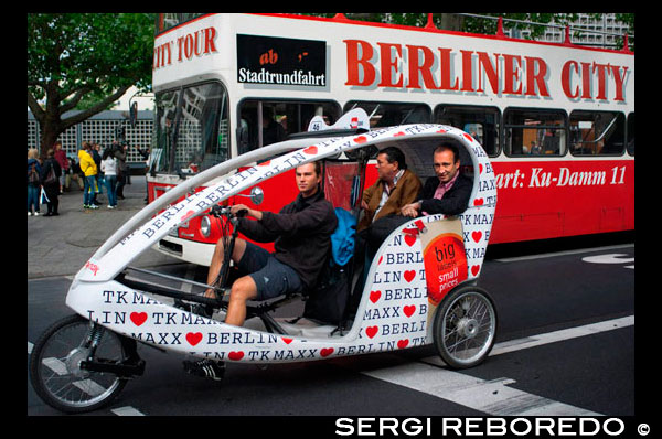 Turistic bus and Tourist Bicycle in Berlin, Germany. Berliner City Bus. If you decided to visit Berlin, a bike tour is the best way to get to know the city along with its beautiful sights and history. This is because the area in and around Berlin is relatively flat and easy to navigate on a bicycle. Our multilingual, outstanding, knowledgeable tour guides will take great care of you and make sure that four and half hours of your time were the most enjoyable and entertaining. During our tour you will have an opportunity to make an acquaintance with a new city, meet new people and replenish your piggy bank of unforgettable memories.