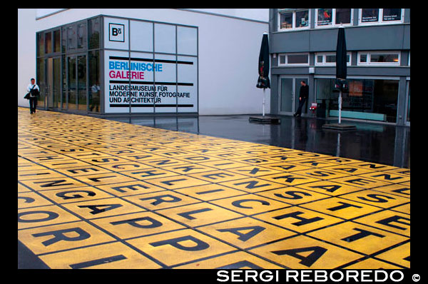 Berlinische Galerie modern art museum in Mitte Berlin Germany. The Berlinische Galerie is a museum of modern art, photography and architecture in Berlin. It is located in Kreuzberg, on Alte Jakobstraße, not far from the Jewish Museum. The Berlinische Galerie was founded in 1975 as a society devoted to exhibiting art from Berlin. For the first few years it was based in an office in Charlottenburg, and its exhibitions were displayed at the Akademie der Künste and the New National Gallery among others. In 1978 the Galerie moved into a former landwehr officers' mess (now the Museum of Photography) on Jebensstraße, near Zoo Station. In 1986 it moved again, into the Martin-Gropius-Bau. In 1994 the collection became a public-law foundation. In 1998 the Galerie had to leave the Martin-Gropius-Bau due to reconstruction. After six years without a permanent home, it opened in its new location, in former industrial premises in Kreuzberg, in 2004. Built in 1965, the current building was originally a glass warehouse, and took the Galerie a year to renovate.