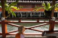 Hotel Dragon in in Semporna. Built on the sea Semporna, Dragon Inn Resort offers floating thatched roofs. The structural design of the hotel makes the guests feel like they are in a traditional village on the Bajau water.