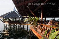 Floating Restaurant Hotel Dragon Inn. Dragon Inn is a resort island itself. Opened in 1985, is a popular stop for travelers heading to the famous Sipadan and Mabul. Resort offers a very distinguished experience of many places in Malaysia can offer. The rooms are built on stilts and have a spectacular view of the ocean, Bajau Laut of lepa boats and sunsets.