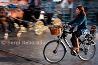 Bruges by bike. Cyclists are especially privileged in Bruges so if you can't beat them why not join them. There are cycle lanes on many of the roads and there are cycle racks all over the place. And, the traffic restrictions in the city centre, have made Bruges a safe and pleasant place to cycle around. However, although you are allowed to cycle in either direction in one-way streets (but watch out for unsuspecting pedestrians), you are not allowed to cycle in pedestrian areas. The tourist office in Bruges publishes an excellent little guide called 5 x by bike around Bruges which includes details of 5 cycling tours around Bruges together with a route map. Don't worry if you haven't brought your own bicycle with you because many hotels now have bicycles for hire and there are a number of bike-hire shops in the centre. You can also hire them from the baggage depot at the railway station and, if you have travelled to Bruges by train, the hire cost is reduced. The tourist office in Bruges has details about where you can hire bikes from. If you would prefer to go on a guided cycling tour, Quasimundo runs 2 cycling tours which operate daily between April and September. Bruges by Bike takes in the city and some less well-known back streets (and waters) and Border by Bike takes you on a 25-kilometre ride along the canals to the north of Bruges taking in Damme and Oostkerke en route. Both tours cost € 18 for adults and € 16 for children/students. The price includes bicycles fitted with a front pack where you can put your valuables, a raincoat, a bottle of water and a commentary in English. There are also helmets available in range of sizes. For further information telephone +32 (0)50 330 775.