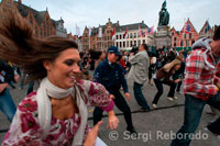 Flashmob a la Plaça Markt durant el festival Autoloze Zondag. 