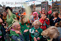 Flashmob en la Plaza Markt durante el festival Autoloze Zondag. Durante una llamada flash mob, actores y cantantes interpretan la canción "bicicleta" por el grupo de pop Queen. 