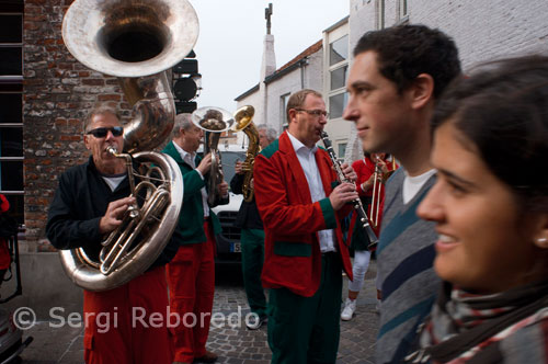 Banda de música en las calles de Brujas. 