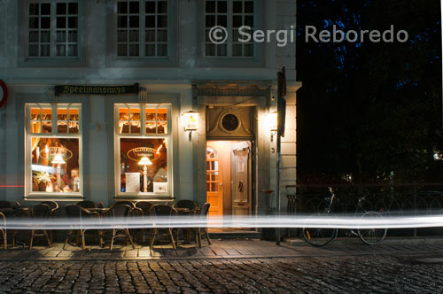 Bruges ofereix una àmplia selecció de cuina local, que no vol dir que tots els restaurants serveixin el mateix menjar. Restaurant 't Roegen Praatk' Speelmanshuys. 