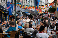 Al centre de Brussel · abunden les terrasses i els restaurants que ofereixen gastronomia de diferents parts del continent.