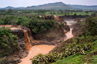 Tis Isat, the Blue Nile Falls. In the vast and beautiful Lake Tana is the source of the Blue Nile, the great branch which flows back in Sudan on the White Nile, the great Nile which runs through Egypt and the Mediterranean will die. The great Nile crocodiles which was inhabited by huge, and crossed by the pharaohs and priests worshiping the sun god, Ra, and the entire pantheon beneath his wings. Discover the source of the Blue Nile (Abay River in Ethiopia) was one of the big goals of the early explorers. One of those mysteries, along with the White Nile, which brought many heads. And long been confused with cataracts that sit a few miles beyond the right place (the falls are about 30 km from Bahir Dar).