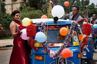 The wedding procession through the streets of Axum aboard a tuc-tuc celebrating who just married his associates. Axum is the oldest city in Ethiopia and probably the world. Legend has it that in this city is created by the inhabitants of the port when it was destroyed Adulis, born Melenik I, son of King Solomon and Princess of Saba. In fact, still remain the ruins of the palace of the Queen of Saba near which there is a lake where the queen supposedly bathed and where city residents collect water as the considered magical.