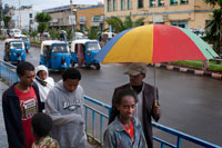 The town of Gondar is situated 400 km north Addis Ababa, and was the capital of Ethiopia between 1632 and 1855. Great center of culture and learning, the city has retained many vestiges of its imperial past. Discover Fasilidas baths in which believers are baptized, Selassie church and its frescoes and the ruins of castles and palaces of breathtaking beauty, the result of crossbreeding European architectural and native