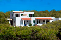 Formentera. Típica casa blanca de Formentera. Platja de Migjorn, Formentera, Illes Balears, Espanya.