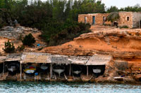 Formentera. Vaixell de pesca tradicional al dia d'estiu. Vaixells Llaüt. Cala Sahona, Formentera, Balears Illes, Espanya. Barbaria Cap.