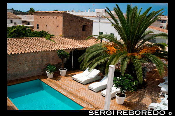 Swimming pool. Hotel Es Marès - San Francisco Javier‎, Formentera Island, Balearic islands, Spain. San Francesc Xavier. A perfect boutique hotel in Formentera. Outdoor pool in a unique point on the island of Formentera. Spain; Formentera; swimming pool; swimming; pool; hotel; es mares; mares; luxury; island; balearic; Baleares; atrraction; destination; Europe; European; holiday; travel; islands; mediterranean; photos; place; spanish; sun; tourism; touristic; vacation; view; Balearics; beautiful; beauty; paradise; fun; happy; coastal; paradisiac; popular; apartment; coast; coastline; color; colour; contemporary; costa; day; daytime; europe; european; out; horizontal; lla; illes; mediterranean; mediterraneo; outdoor; outside; pitiusa; pitiusas; pitiuses; spain; spaniard; spanish; terrace; terraza; tourism; travel; traveling; travelling; travels