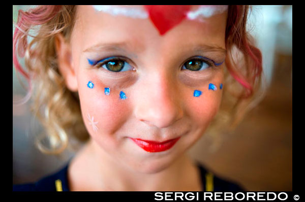 Gecko boutique de lujo Hotel, playa de Migjorn, Formentera, Islas Baleares, España, Europa. Retrato de un maquillaje de chica en el club infantil España; Formentera; isla; Gecko; Hotel; Boutique; de lujo; cinco; estrellas; cuatro; balear; Baleares; club de niños; Chica; retrato; niño; maquillaje; maquillaje; hippy; amor; encantadora; atrraction; destino; Europa; Europea; playa; mari ca; mari; Club; vacaciones; viajar; islas; Islas Baleares; playa; formentera; horizontal; gecko de hoteles; mediterráneo; migjorn; Playa Migjorn; personas; Playa de Migjorn; mar; junto al mar; España; agua; mediterráneo; fotos; colocar; Español; sol; turismo; turístico; vacaciones; vista; Baleares; hermosa; belleza; el paraíso; divertido; feliz; costera; paradisíaca; populares; destino; eivissa; europeo; geographie; geografía; alemania; vacaciones; gecko de hoteles; club de playa; ibiza; insel; isla; islas; islas; Mediterenean; mediterráneo; migjom; migjorn; fotografía; fotos; platja; playa; migjom playa; mar; al sur; el sur; España; españa; Español; turismo; tourismus; turismo; viajes