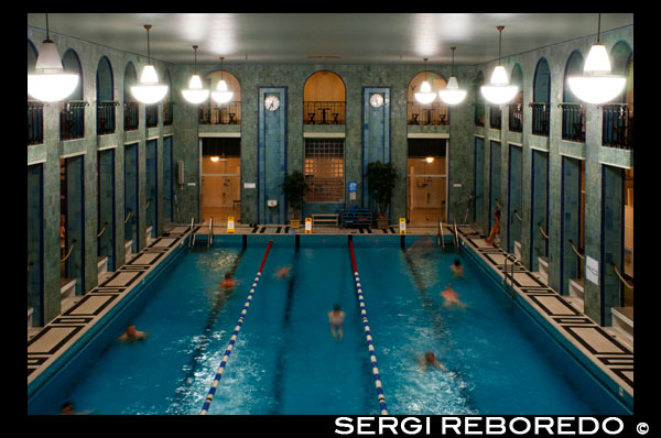 Helsinki. The swimming Yrjonkatu (Yrjonkadun Uimahalli, Yrjonkatu 21b, phone 09 310 8740 1) Why locals love? Wonderful piece of architecture and the first public indoor pool in Finland since 1928. It has 25-meter pool, an electric sauna, a steam sauna and a heated wooden sauna. Bathing suits have been allowed since 2001. Why you should visit? You can rent a cabin on the 2nd floor which includes a towel, a bathrobe and a seat cover. The building is an impressive example of the 1920 classic and is a building of historical and architectural importance. Try the "Cafe Yrjö", located on the 2nd floor and order of garlic snails (11 €). Special tip: Days separate swimming for men and women (Women: Mon, Wed, Fri, Sun Men:. Tuesday, Thursday, Saturday).