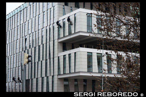 Modernist buildings on the outskirts of Prague. Amazon Court Karolinska March 8 180 00 The third building of the highly successful River City Prague project. Environmentally friendly technologies, low-cost construction and office. The area near the Hilton Hotel is distinguished by the construction of modern buildings, especially offices.