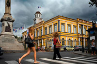 The capital of the island of Reunion of cosmopolitan Saint Denis. The history of Saint-Denis dating back to the second century with the existence of a Gallo-Roman villa called Catolacus. In 250, he was buried here in Paris Denis, the first bishop of Paris and patron saint of France, after being martyred in the Montmartre hill, turning the place into a pilgrimage destination. About 475, St. Genevieve built a small chapel at the grave of Denis, which would be rebuilt by Dagobert I and converted into the royal monastery. At his death, was buried in the chapel, a tradition that was followed by most of his successors. In the Middle Ages, under the privileges guaranteed by Dagoberto (such as independence from Paris), Saint-Denis grew rapidly thanks to its market, which came several caravans from even the Byzantine Empire. In 1125, they were granted more privileges to the town and began the construction of the current basilica. Despite its rapid growth, Saint-Denis suffered intensely the effects of war: of the 10,000 citizens of the town, only 3,000 survived after the Hundred Years War. Here was fought the battle of Saint-Denis in the context of the Wars of Religion between Catholics and Protestants, November 10, 1567. Under the reign of Louis XIV, settled various industries in Saint-Denis, while his successor, Louis XV renovated buildings of the royal abbey. The Reunion addition to spectacular natural places, has some interesting museums. See museums is an interesting way to learn the history and other details of this place. Most of them are located in the capital Saint Denis, as the Natural History Museum which displays a collection of wildlife Meeting and exhibitions on nature.  The Artothèque is the contemporary art museum has more than a thousand pieces, located in a beautiful wooden Creole villa dating back to the nineteenth century.  In Saint Denis also Léon Dierx museums with important collections of modern art, and the Musee de la Vraie Fraternity or Brotherhood, which tells the story of the union of the different communities that populate Reunion.   Léon The museum is another interesting point Dierx to visit. Then there is the museum of the Maison du Volcan or Volcano House in Bourg Murat, where we explain the volcanic history of the island.  Also of interest Villele Museum in Saint Gilles les Bains, situated in what was the residence of the wealthy and powerful Madame Panon-Desbassyns, old tycoon coffee and sugar.