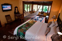 Inside one of the rooms at the Hotel Sazagua. Pereira. Sazagua Boutique Hotel offers the perfect place for social gatherings, family and work. Different areas of the hostel may be appropriate to achieve the goal you want in your meeting. It has a large kiosk that can become a conference room, bar, social gathering or other social event for up to 90 people depending on accommodation. It is equipped with projection screen and audiovisual equipment. Similarly the restaurant area provides adequate space for meetings and reunions.