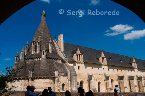 FRANCE LOIRE VALLEY LA ABADIA DE Fontevraud i s'erigeix ??com el símbol del poder dels Plantegenêt albergant aquí la seva necròpolis.