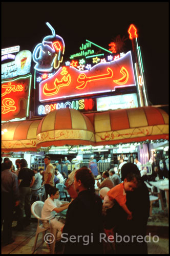 Amman bars and clubs range from ultra-trendy and ultra-expensive stomping grounds for Amman's rich to sleazy flesh-markets frequented by desperate men. There's plenty of the latter. Amman bars and clubs range from ultra-trendy and ultra-expensive stomping grounds for Amman's rich to sleazy flesh-markets frequented by desperate men. There's plenty of the latter.The Irish Pub can be found in the basement of the Dove Hotel between the Fourth and Fifth Circles. It's not much like an Irish pub but is a popular dance venue, particularly on Thursday nights. It also serves a hearty food menu, including fish and chips and chicken quesadilla, and sometimes hosts dart tournaments and salsa nights. Kanabayé is a café-restaurant that metamorphoses into a packed nightspot with great salsa nights on Tuesdays. Wednesday is Ladies' Night, Thursday is clubbing nights, and Fridays and Saturdays have DJs.