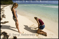 Beach Gold Rock Beach "- National Park Lucaya - Grand Bahama. A girl wrote in the sand I love you