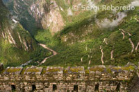Light curves of the road that leads from the archaeological complex of Machu Picchu to the train station.