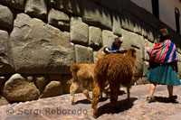 Stone of 12 angles. This stone is well known, the uniqueness that made it famous is the presence of 12 angles with which fits perfectly placed stones around it, forming part of the wall street Hatun Rumiyoc, in the heart of Cusco.