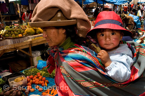 Even if you are not buying, the café balconies overlooking the market offer superb people-watching: Hundreds of camera-toting tourists, from every conceivable country on earth, haggle with Quechuan-speaking merchants, all to the beat of drum-and-juggling sessions put on by a scraggly band of local hippies. Quality tends to be in the low to middle range—the good stuff is found in the homes of the artesanos themselves or in upscale city galleries—but, after a bit of bargaining, prices can be very reasonable, especially if buying in quantity. Though touristy beyond belief, the Pisac Market has a remarkably deeper side that is rooted in its colonial past and has proven resilient to mass tourism. On Sundays only, campesinos from surrounding villages set up a barter market, or mercado de treque, which is an ancient Peruvian custom and an interesting example of the informal economies upon which highlanders depend. 