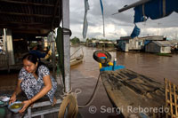 Casas donde se dedican a la piscifactoria en los canales cercanos a Phong Dien. Delta del Mekong.